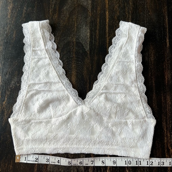 Shein White Lace Crop Top. Size XS - Picture 3 of 6